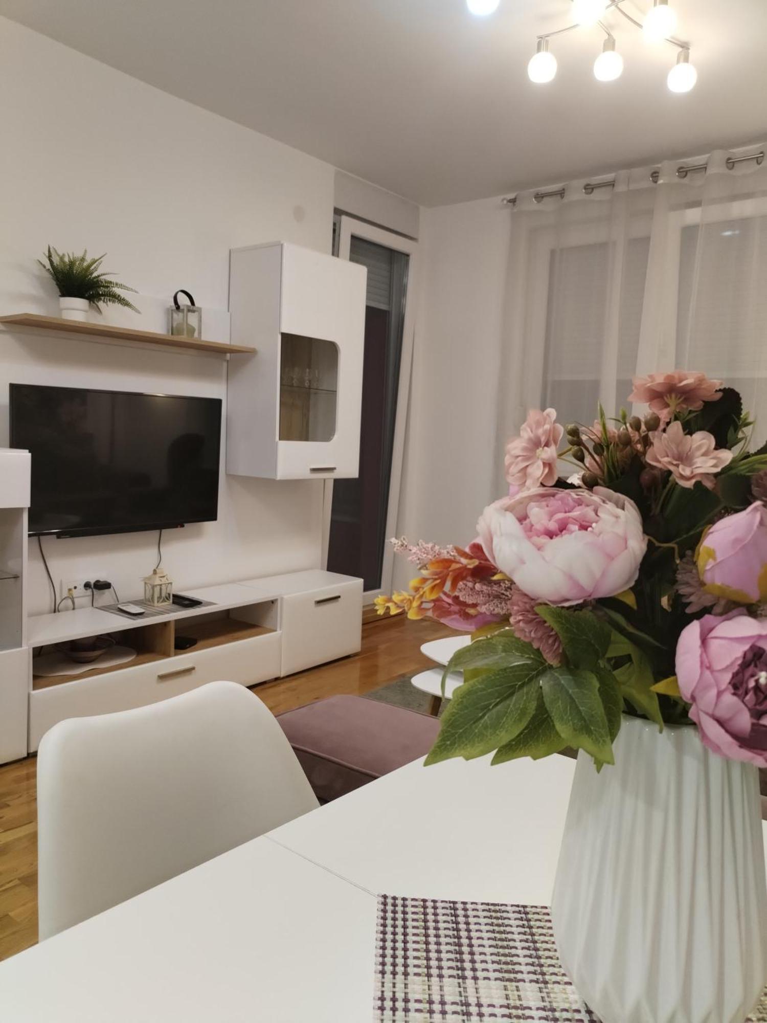 Spring Flower Apartment *